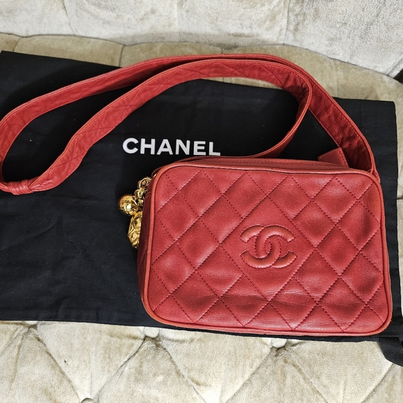 (SOLD)Rare Authentic Vintage Chanel red camera bag with charms. - Picture 15 of 16